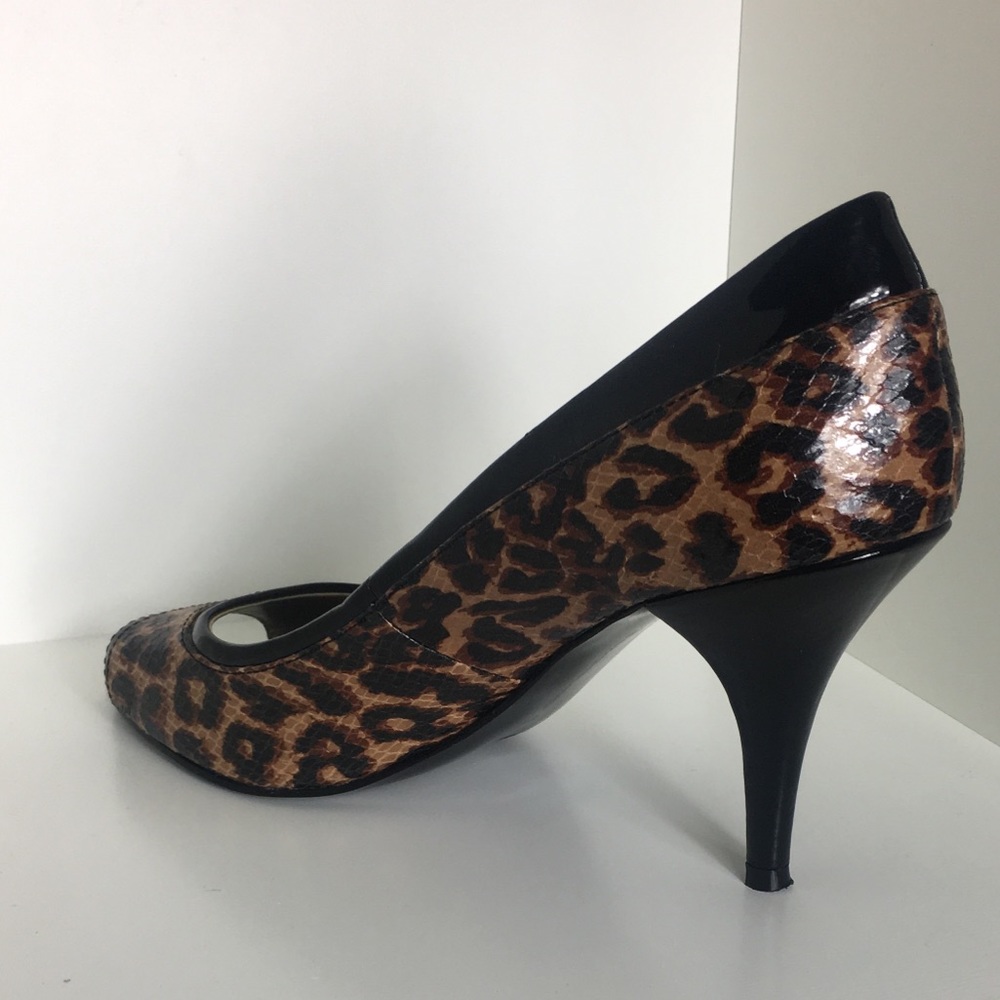 Heels - Picture 3 of 4